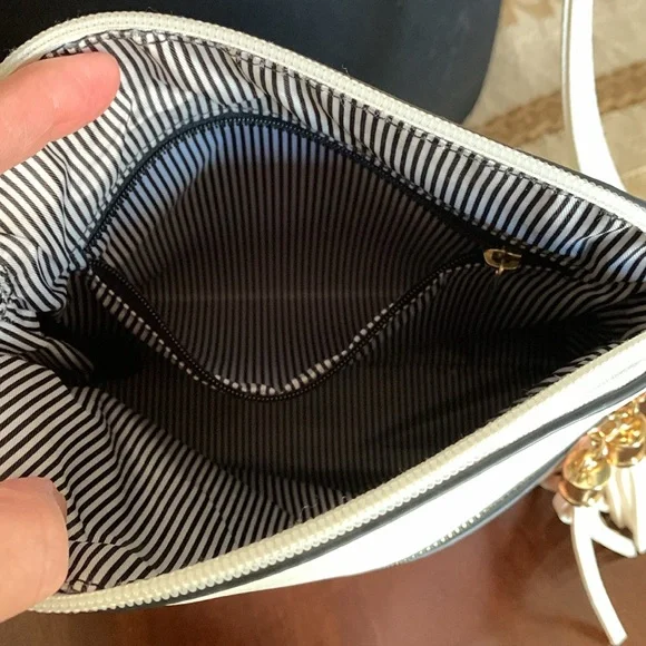 Crossbody bag - Picture 6 of 8